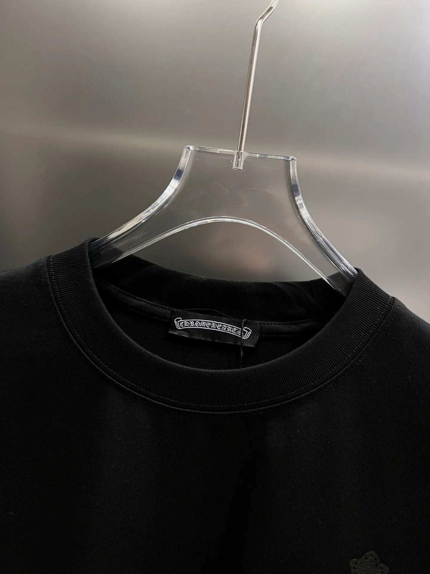 🅿️190 CH Crow 2025 Autumn and Winter New Short-sleeved T-shirt Cross leather craft Customized hardware metal + Middle Eastern Australian diamond design craft The real thing is great🔥Same style for men and women, loose version Size S M L XL XXL Five sizes black white